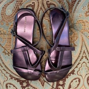 Flat leather sandals